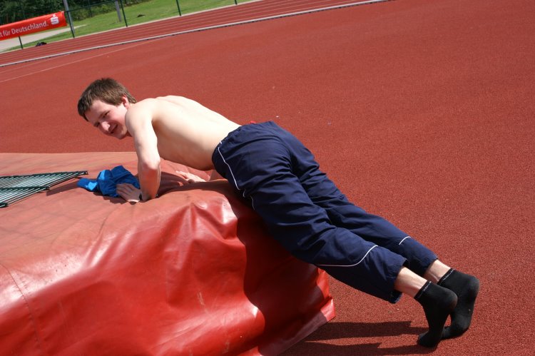 2009/061500mF/25F0207.jpg
