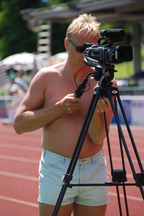 2009/205000/10H0586.jpg